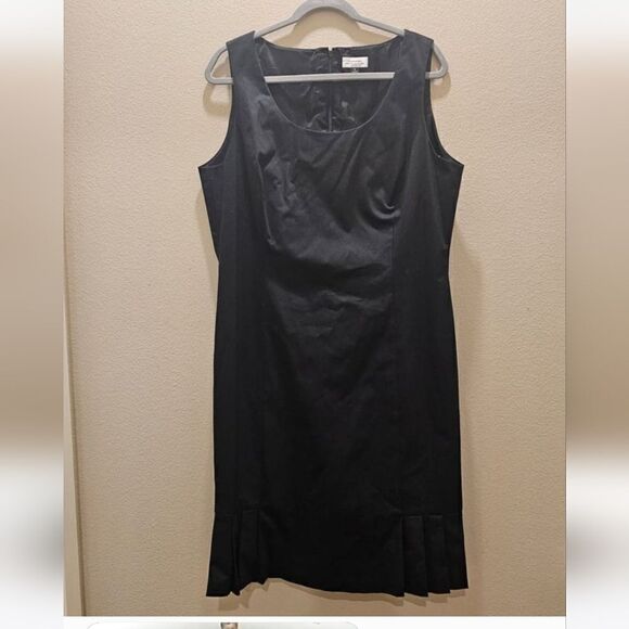 Tahari Sleeveless Black Pleated Hem Dress Size 18 - Picture 1 of 8